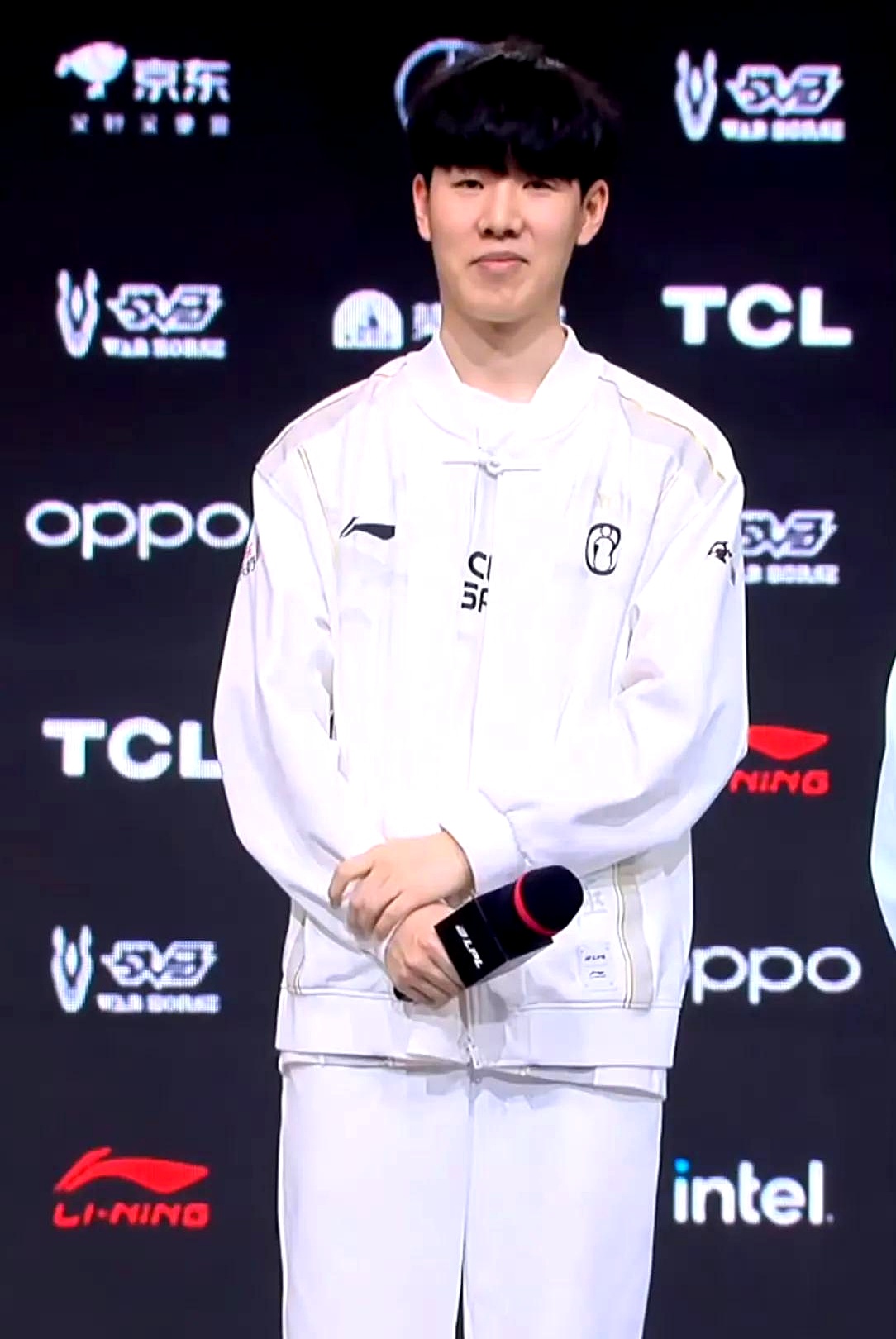 NiP和 Fnatic 在StarLadder布达佩斯Major 2025第一阶段的第三轮中取得胜利